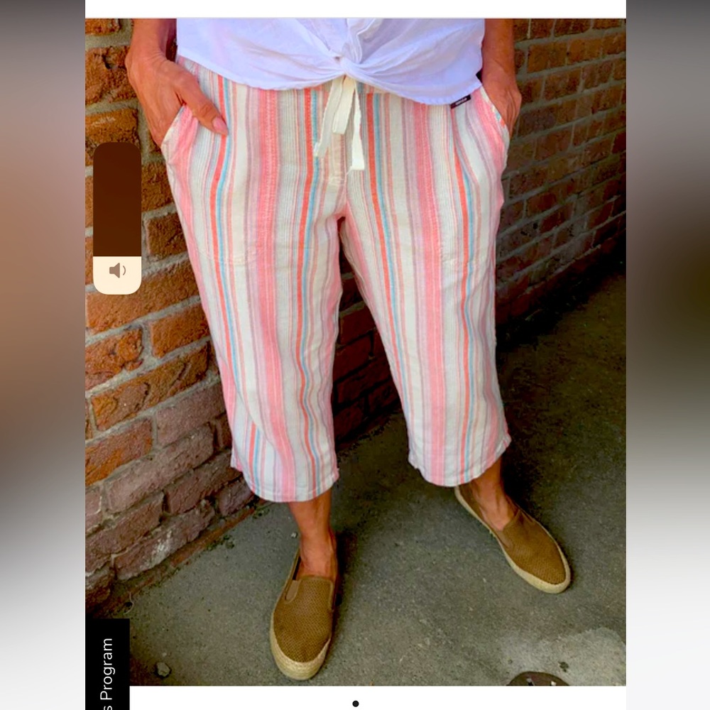 Dash striped Capri Size M